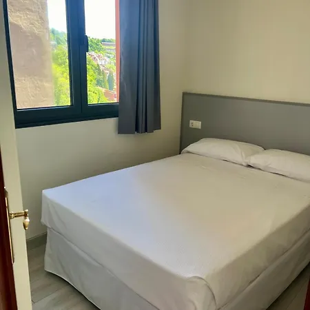 Turisticos Palacio De Meras * ティネオ